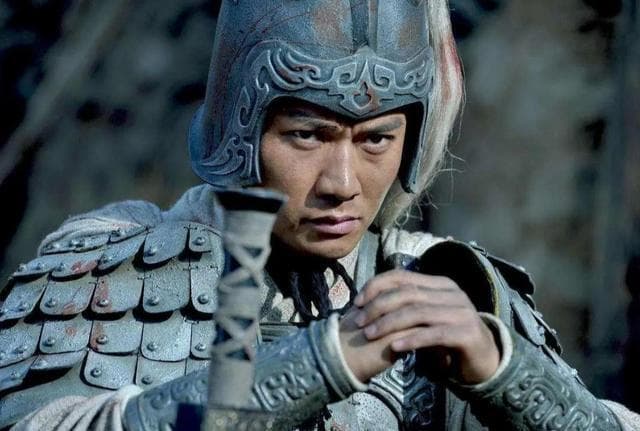古代武将，真能举几十斤的兵器打一天？真实重量有多少？