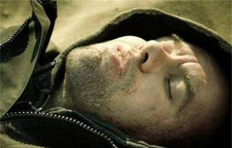 人类可以坚持多久不睡觉？国外进行了“剥夺睡眠”实验，难以想象
