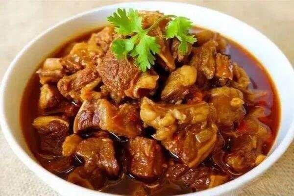 不会炖牛肉？高压锅这样炖，鲜嫩不柴，一口上瘾！