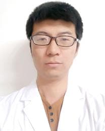 老年人手被打肿消肿需要注意什么