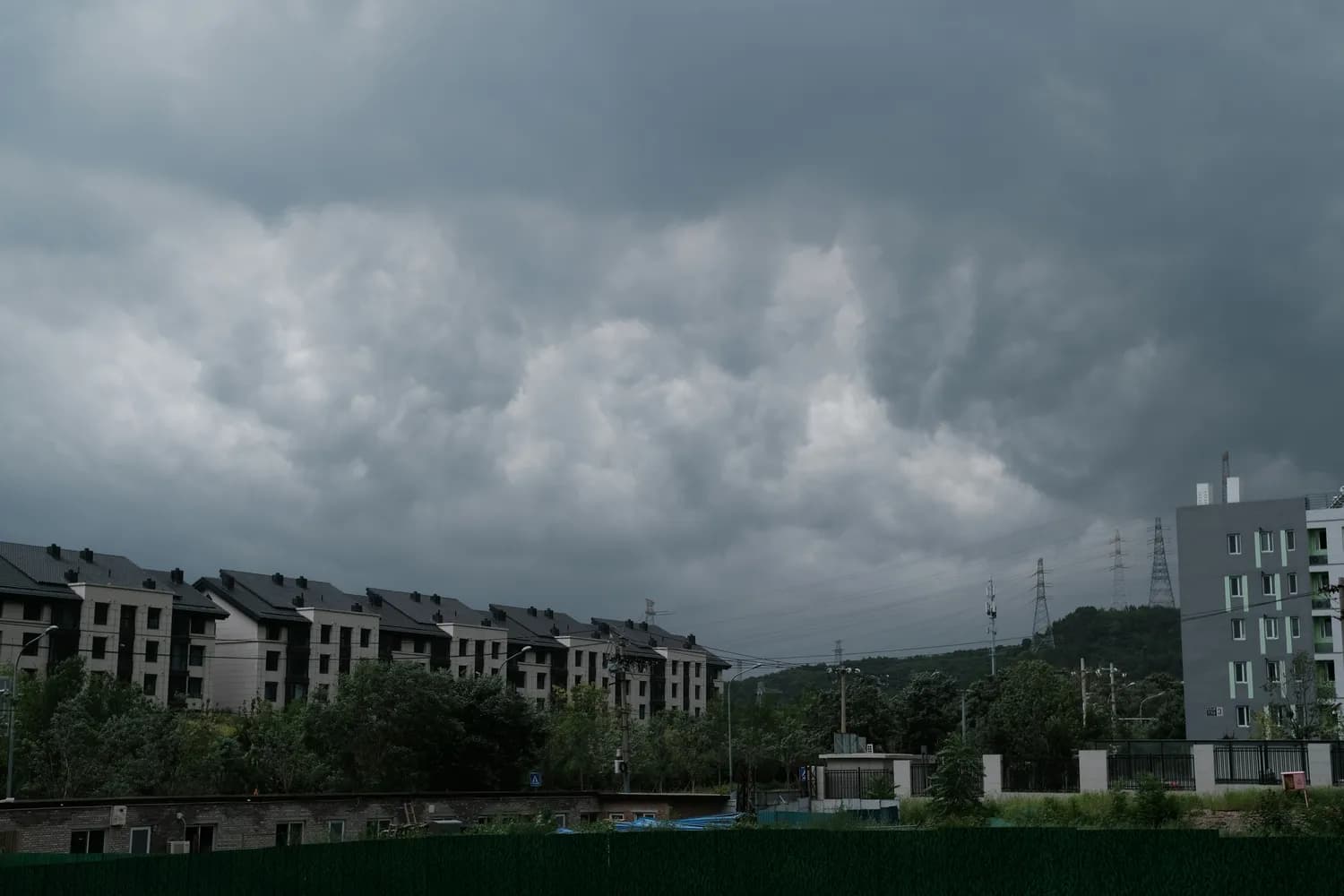 建德航头镇：多云转小雨，你准备好伞了吗？