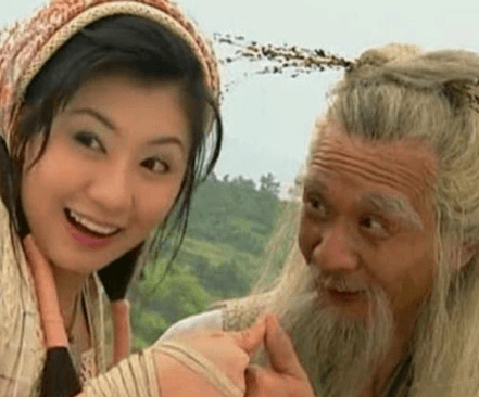 武林高手的较量：天机老人与上官金虹的传奇对决