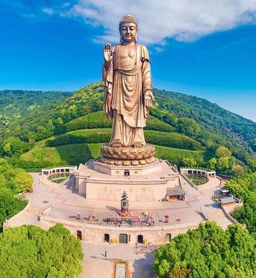 无锡灵山大佛：中国第二高的巨型佛像