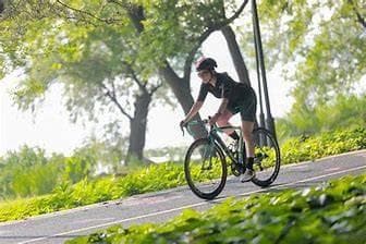 自行车长途骑行准备：装备清单与体能提升建议