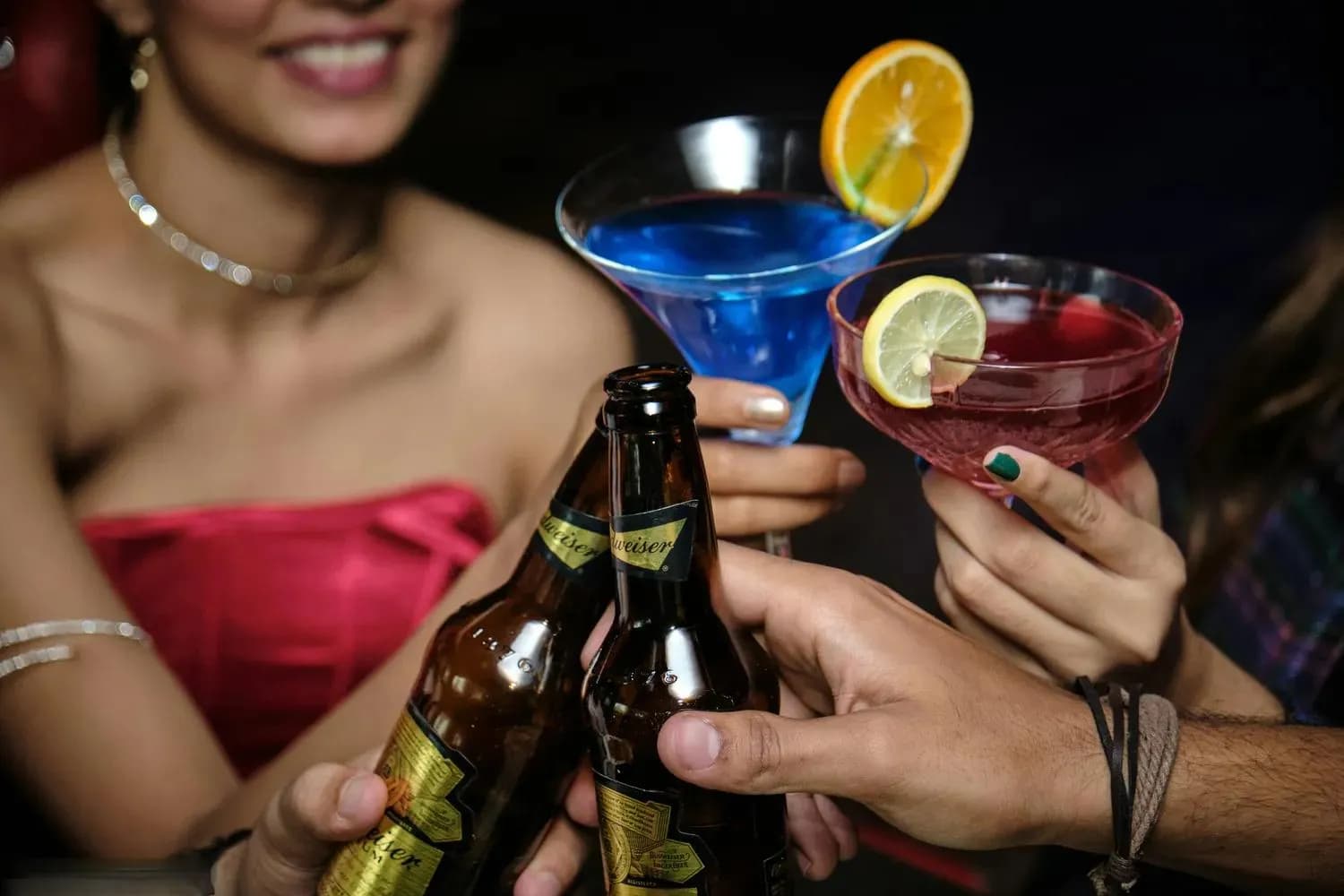 职场新人如何优雅拒酒？这些技巧请收好！