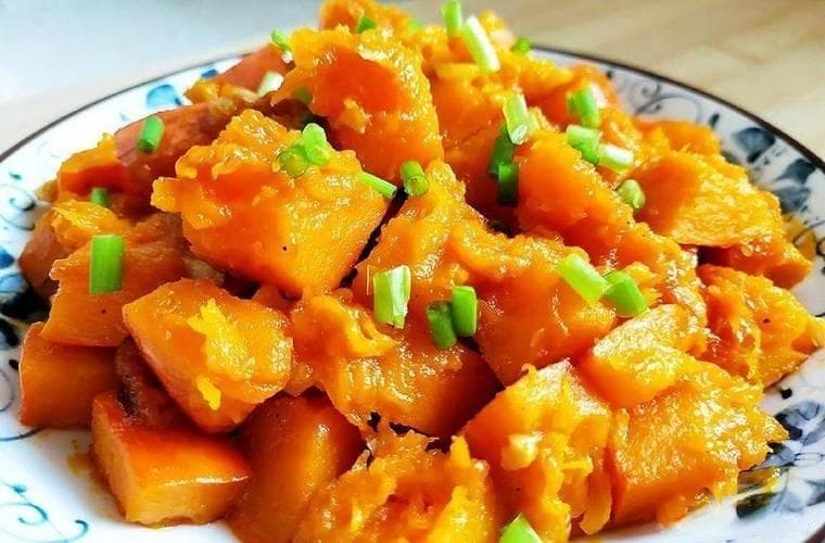 家常做法焖南瓜,软糯香甜,入口即化,老人小孩都爱吃