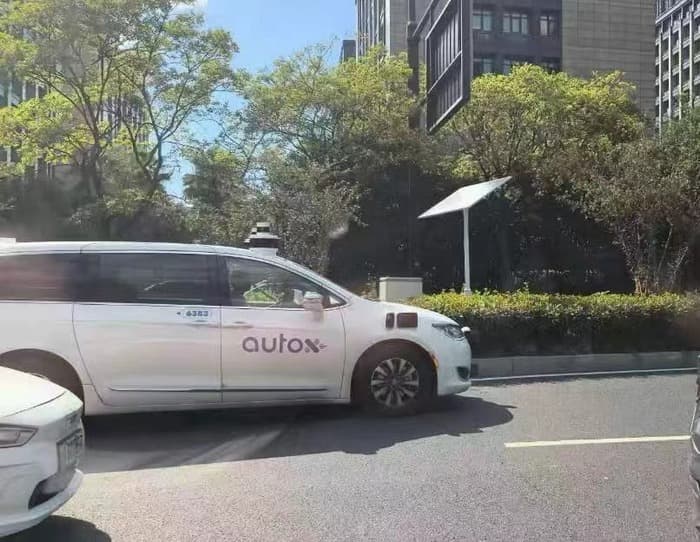 杭州辟谣明年投放无人驾驶网约车，其实无人驾驶早已走入城市