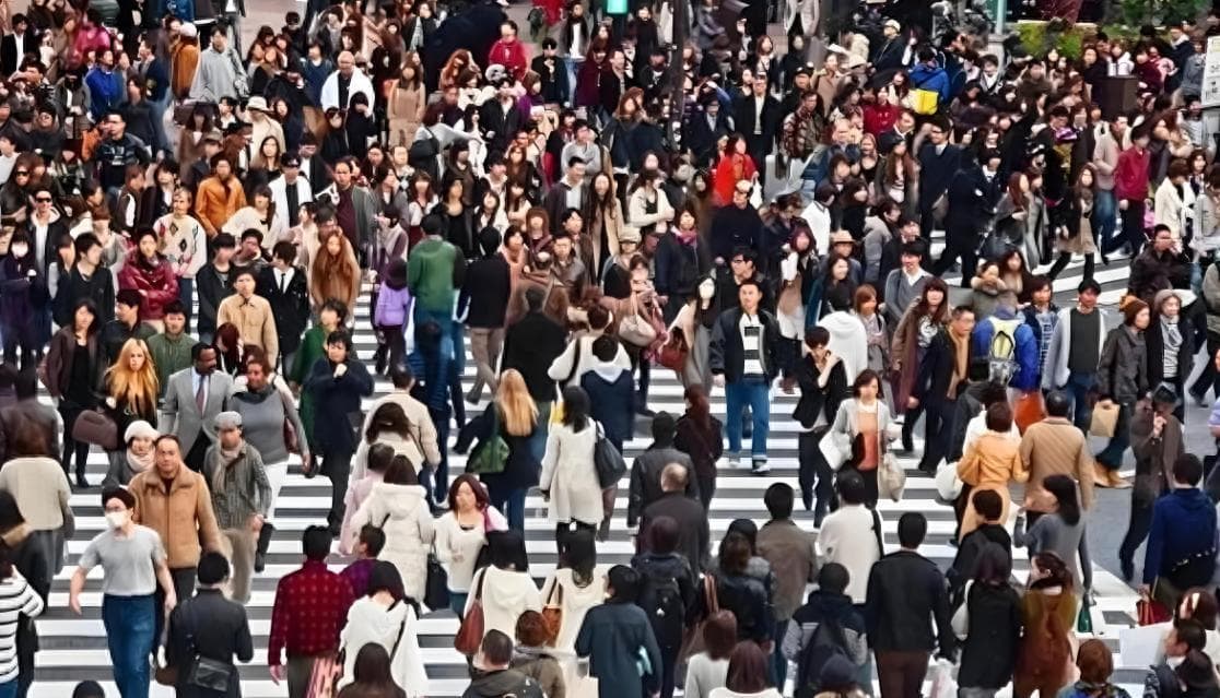 日本人口密度比中国还大，为啥能住一户建，而中国却大量住楼房？