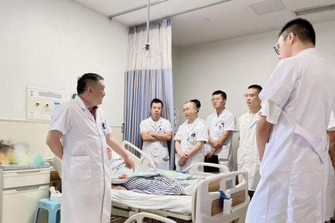“难度上去了、痛感下来了” 重医附二院全程无痛“痔”疗获“肛”需患者狂点赞
