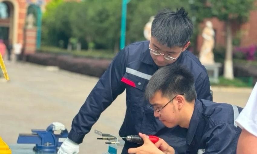女孩学铁路专业有哪些好选择？就业前景与发展方向解析