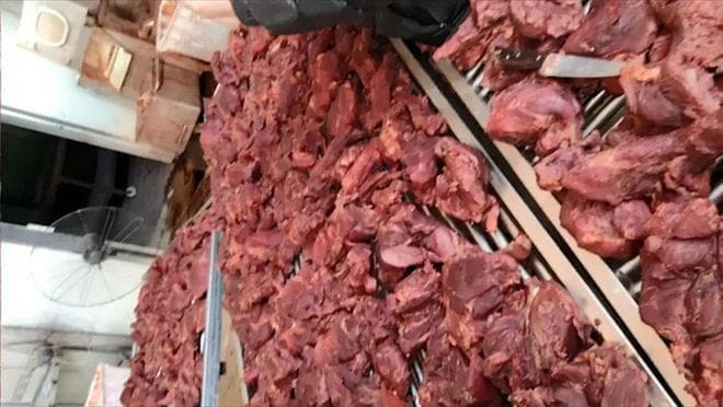 起底“假驴肉产业链”：廉价母猪肉变身驴肉，添加剂超标催生致癌物