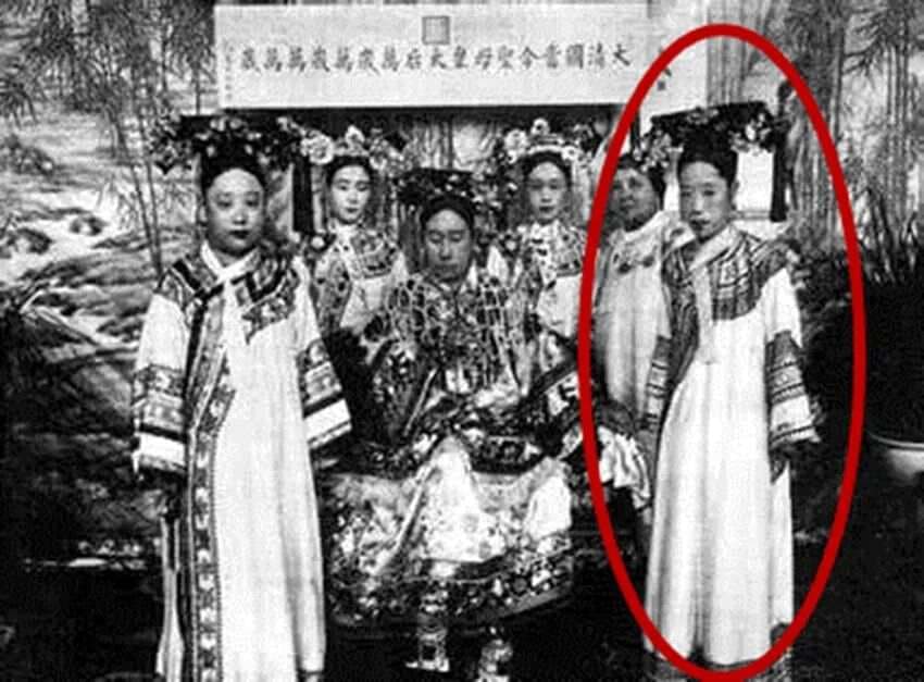 大清朝唯一死后各国都降半旗的女人，葬礼规模相当浩大，不是慈禧