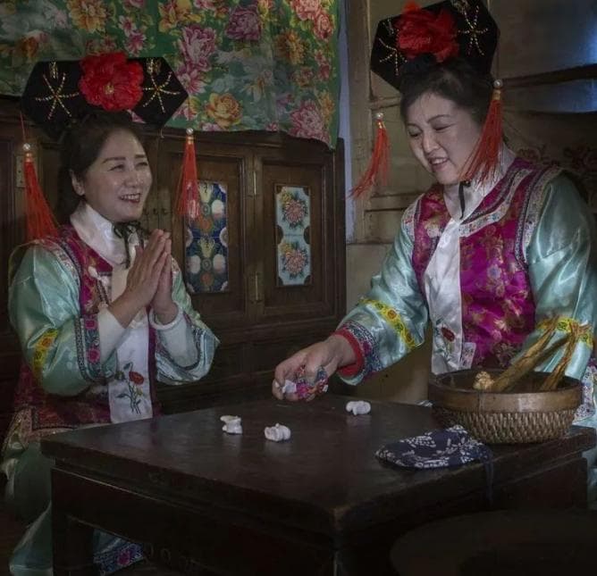 清代满族人口和婚姻初探：以《图们世谱》为例