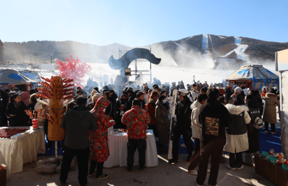 业态交融冰雪间 冬旅焕彩韵千般