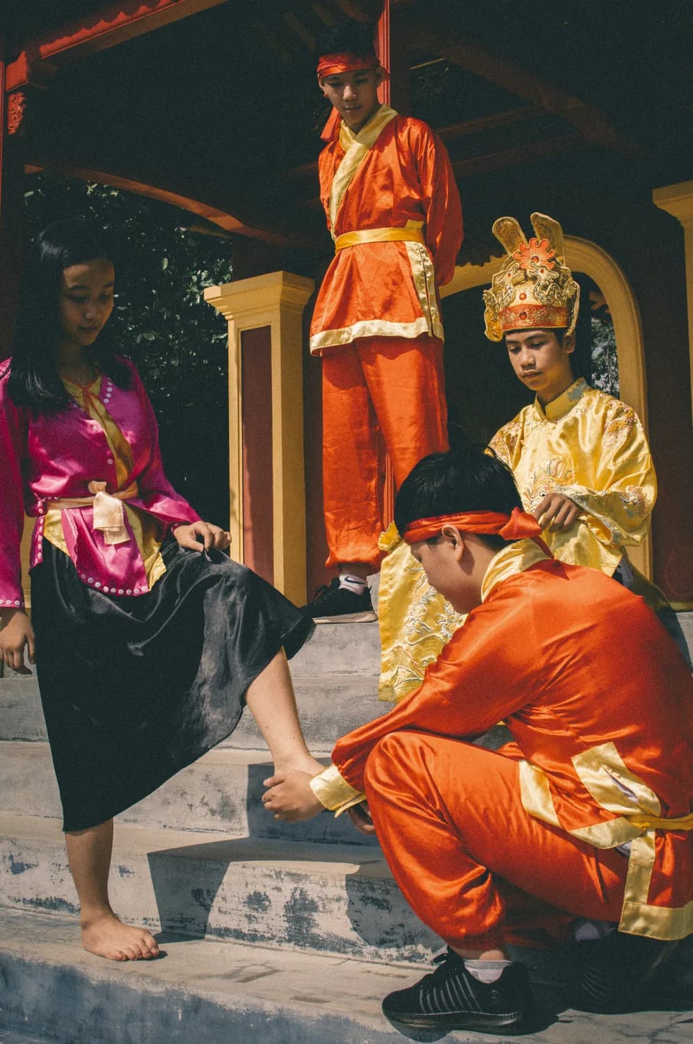 《红楼梦》与《百年孤独》：经典章节设计的艺术魅力