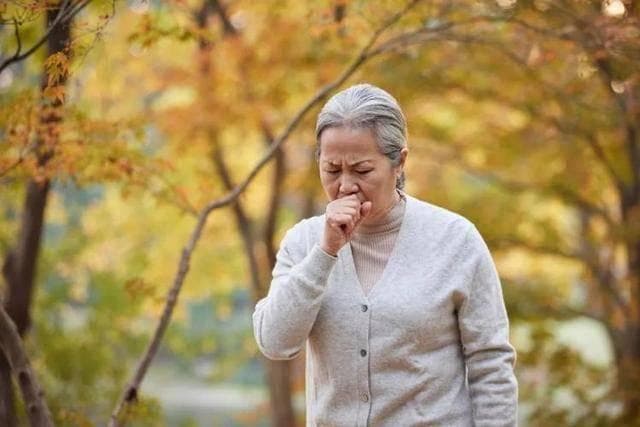 咳嗽从干咳变成有痰，是病情好转还是严重了？让医生来告诉你答案