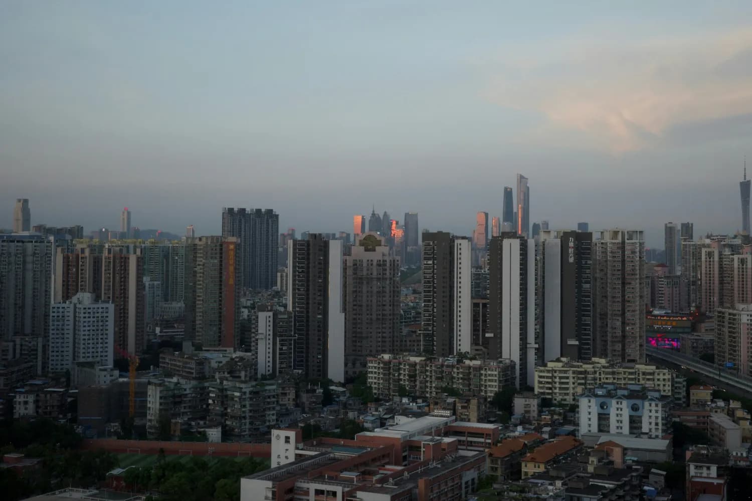 广州东莞人口大战：谁是赢家？