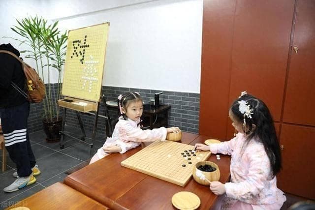 学围棋=赢未来？少儿新宠背后的秘密，家长培养有门道！