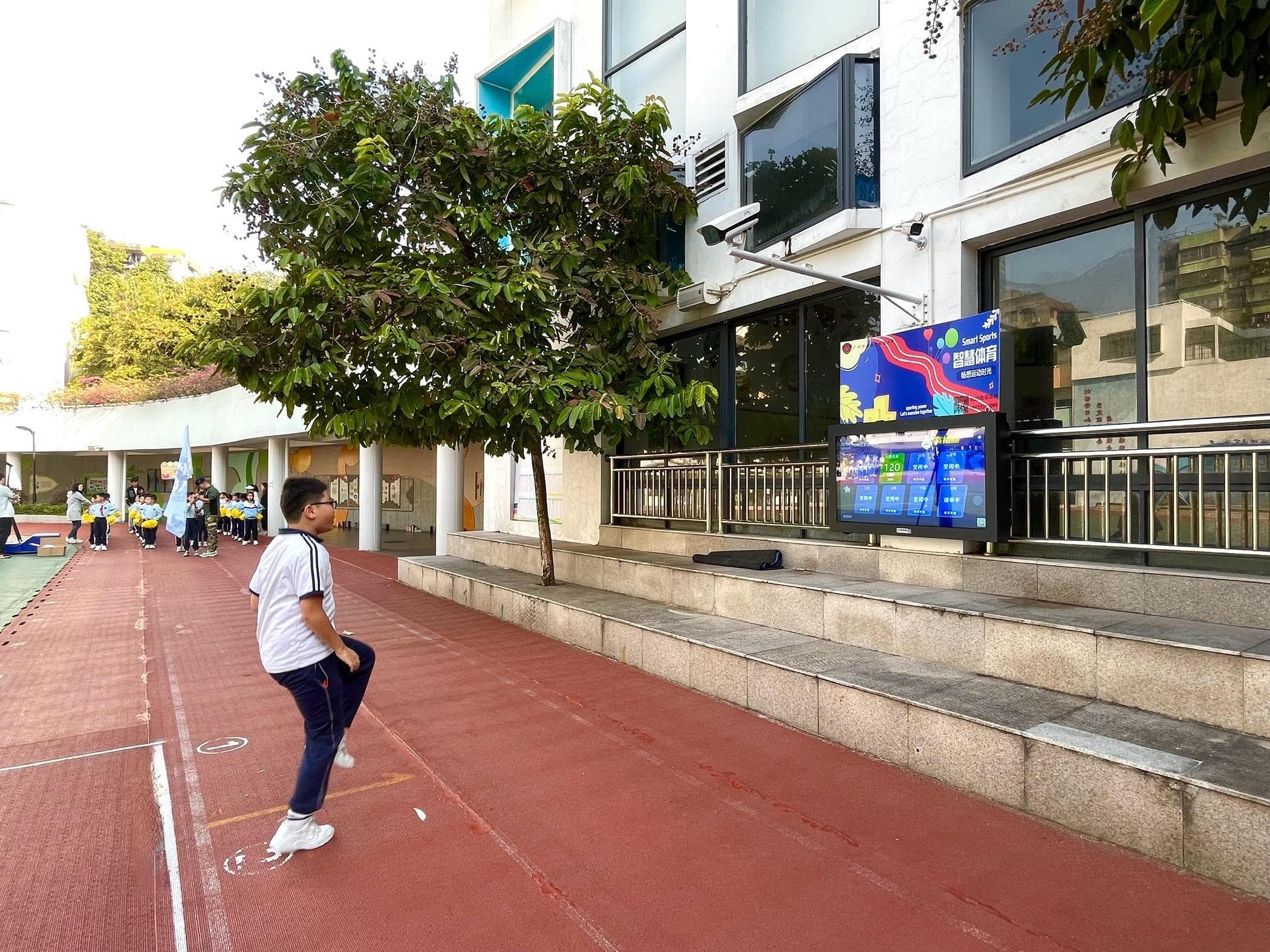开学季家长关注近视防控，护眼“大路灯”真的有效吗？