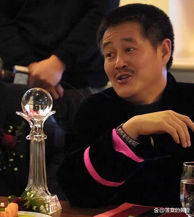 赵本山捐款700万系假消息，公众需理性对待，避免传播不实信息