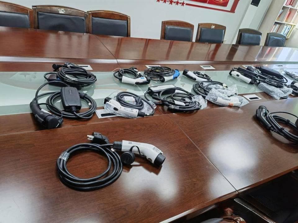 @电动汽车车主，便携式充电枪怎么选？请看江苏省消保委的这份报告