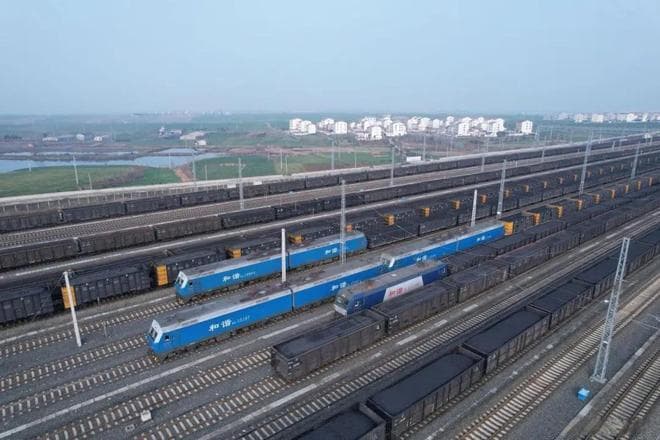 春运临时加开列车K4418次昆明到上海南全程硬座才53元，真是便宜
