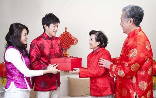第一次见女方家长聊什么 有什么禁忌