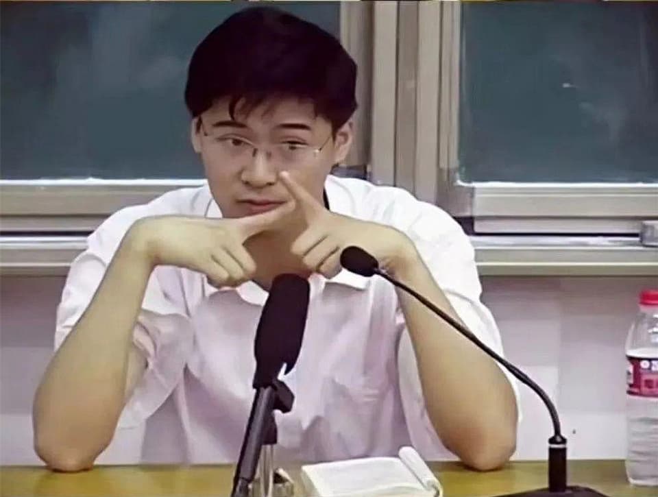 大象夜读｜冒充罗翔谈恋爱，“法外狂徒张三”可真“刑”！