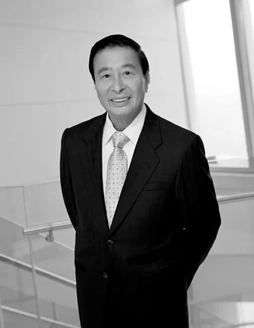 李兆基，怎么就成了李嘉诚的反面？