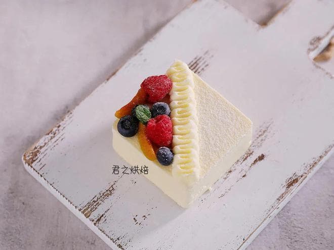 用简单的方法，做出一个超漂亮的小蛋糕！