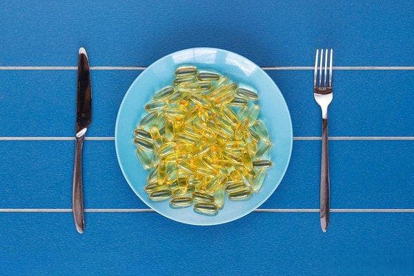 鱼油Omega-3脂肪酸对人体有哪些益处？鱼油如何选才能有助于心脑血管？