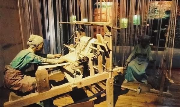 尚织汉服学塾：从硬茧到柔缎，古代丝麻处理的黑科技