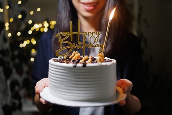 "生日尴尬症"：为什么我们害怕过生日？