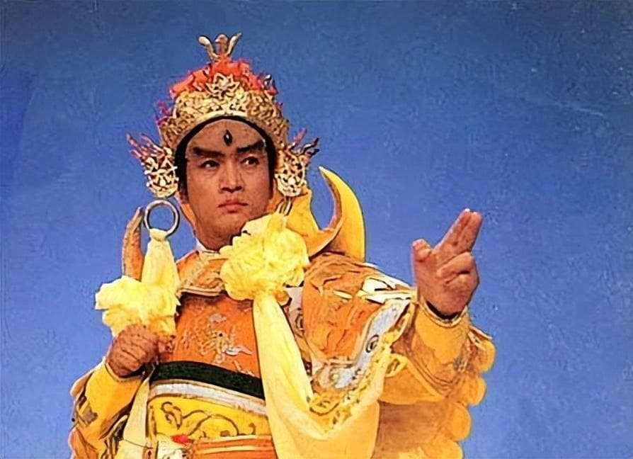 同样演二郎神，把焦恩俊、冯绍峰等10位男星放一起，差距就出来了
