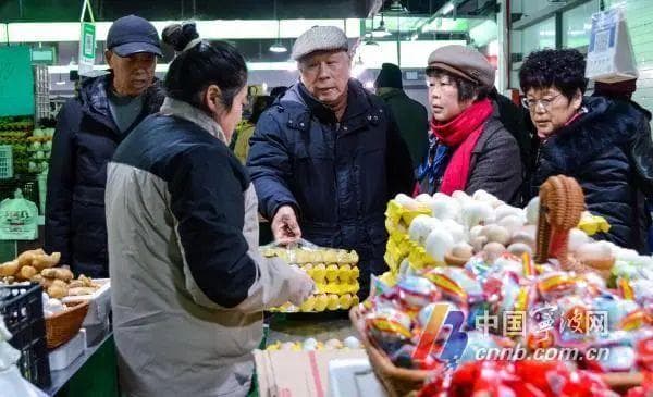 鸡蛋价格跌入近年来低谷！背后原因原来是这样的