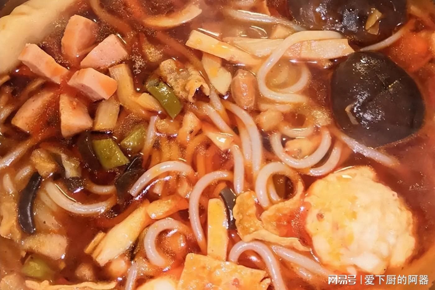 广西老表的挚爱，螺蛳粉的8种神仙吃法，味臭浓鲜，风味嘎嘎棒