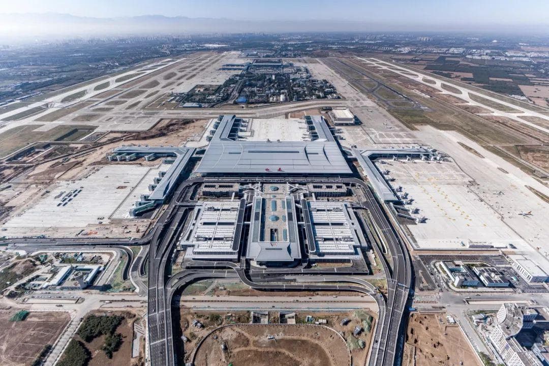 西安咸阳国际机场三期扩建工程T5航站楼及综合交通中心：长安盛殿 丝路新港