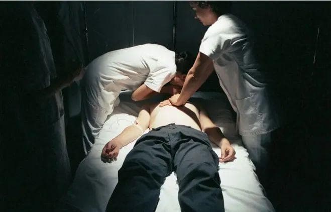 病人将在一两天内死亡，医生是怎么知道的？难道会算命吗