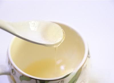 蜂蜜的功效与食用方法：一种提升免疫力的天然滋补品