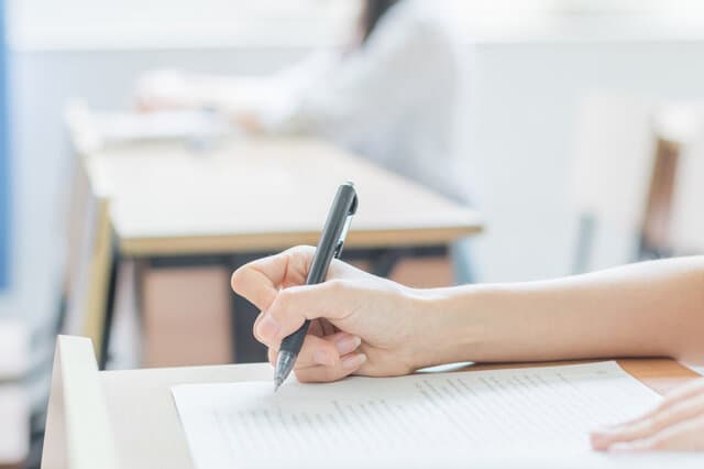 学生正确坐姿的要求 不正确坐姿有哪些危害
