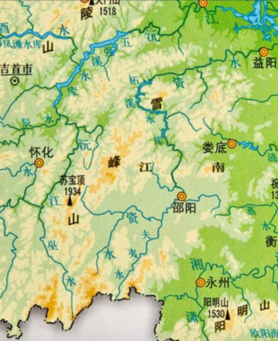 雪峰山脉：湖南境内的自然奇观