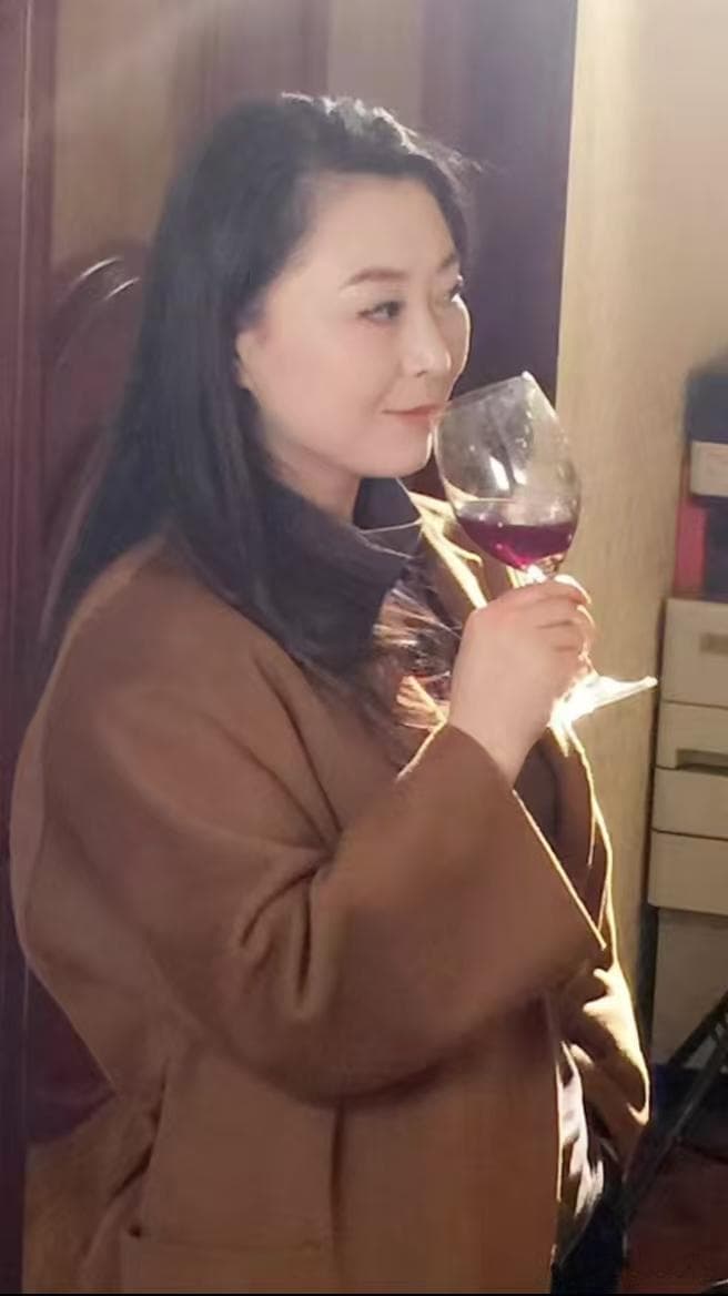 画家金格格人物画艺术价值探究