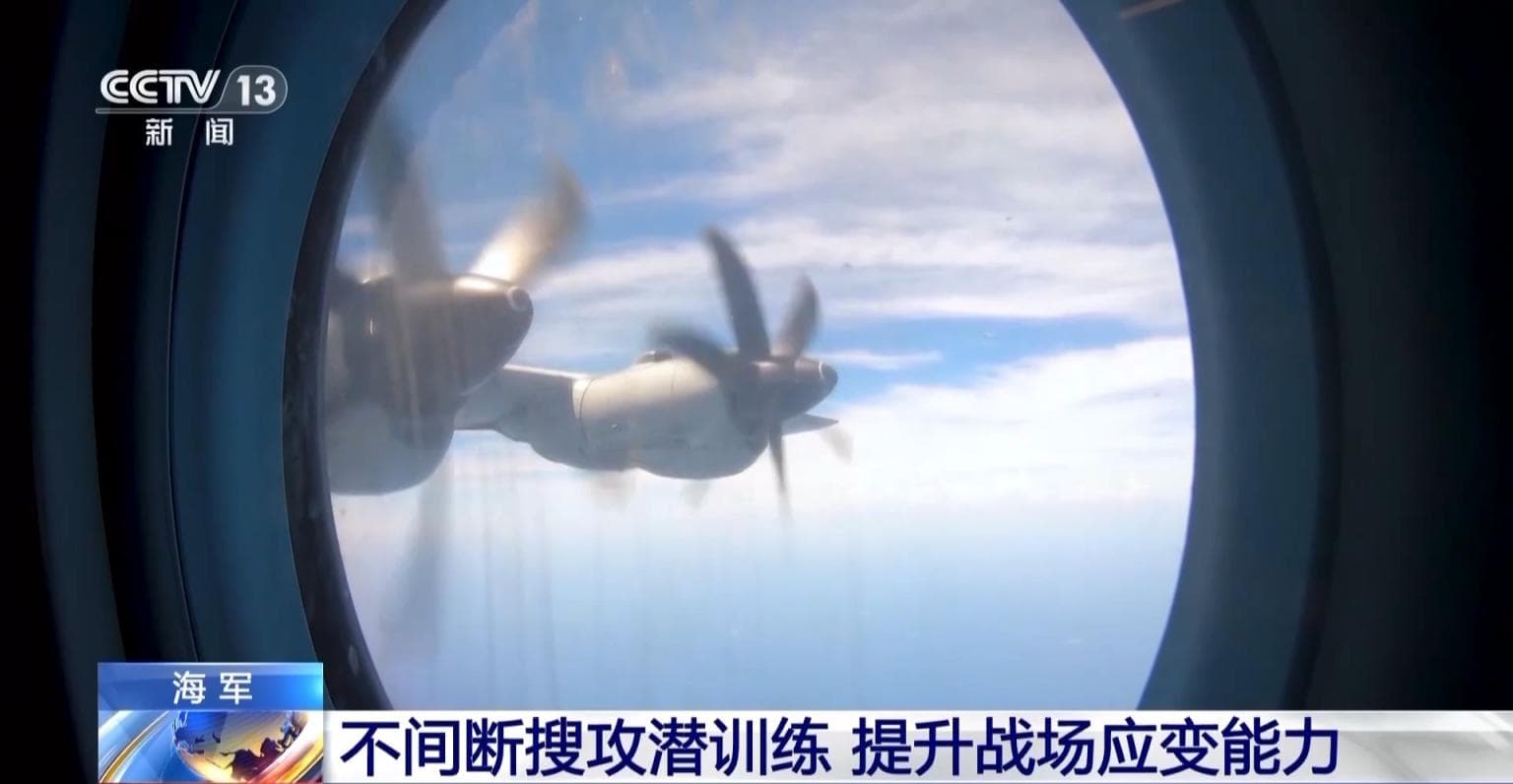 数十小时不间断训练！看战机围猎水下目标
