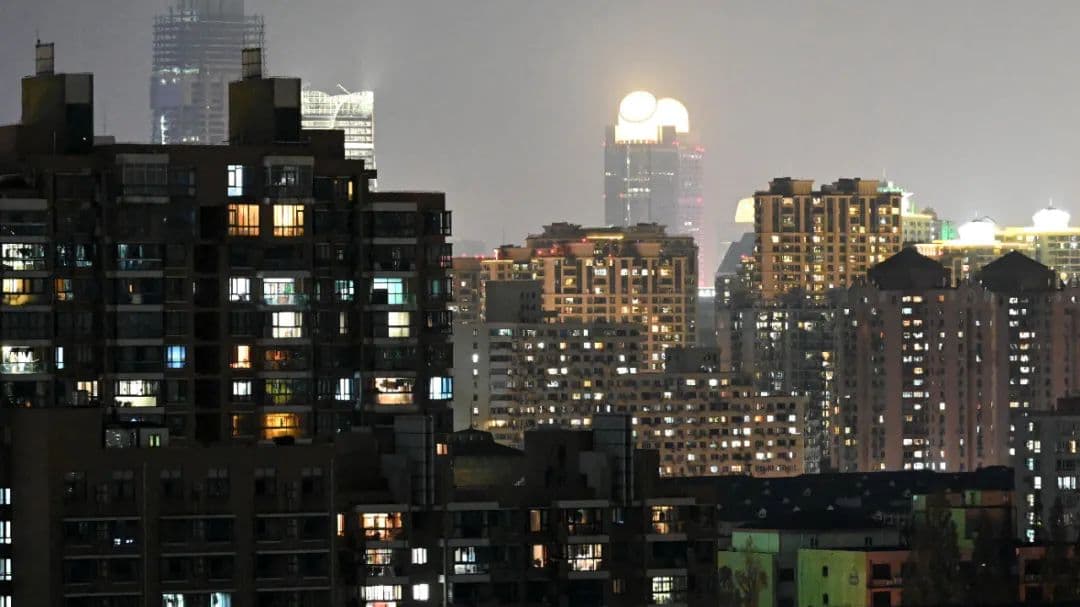 吸引人来，上海需要更紧迫