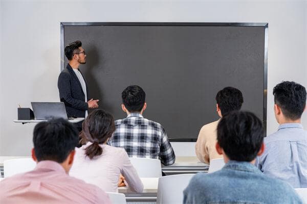 自考成人广东：灵活便捷的学历提升途径