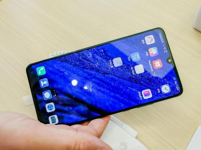 手机屏幕闪烁怎么办？软件硬件全方位排查指南