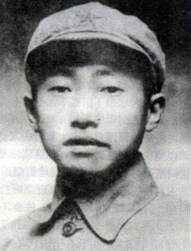 这位开国上将，在4年内6次负伤，遗憾地失去了左臂