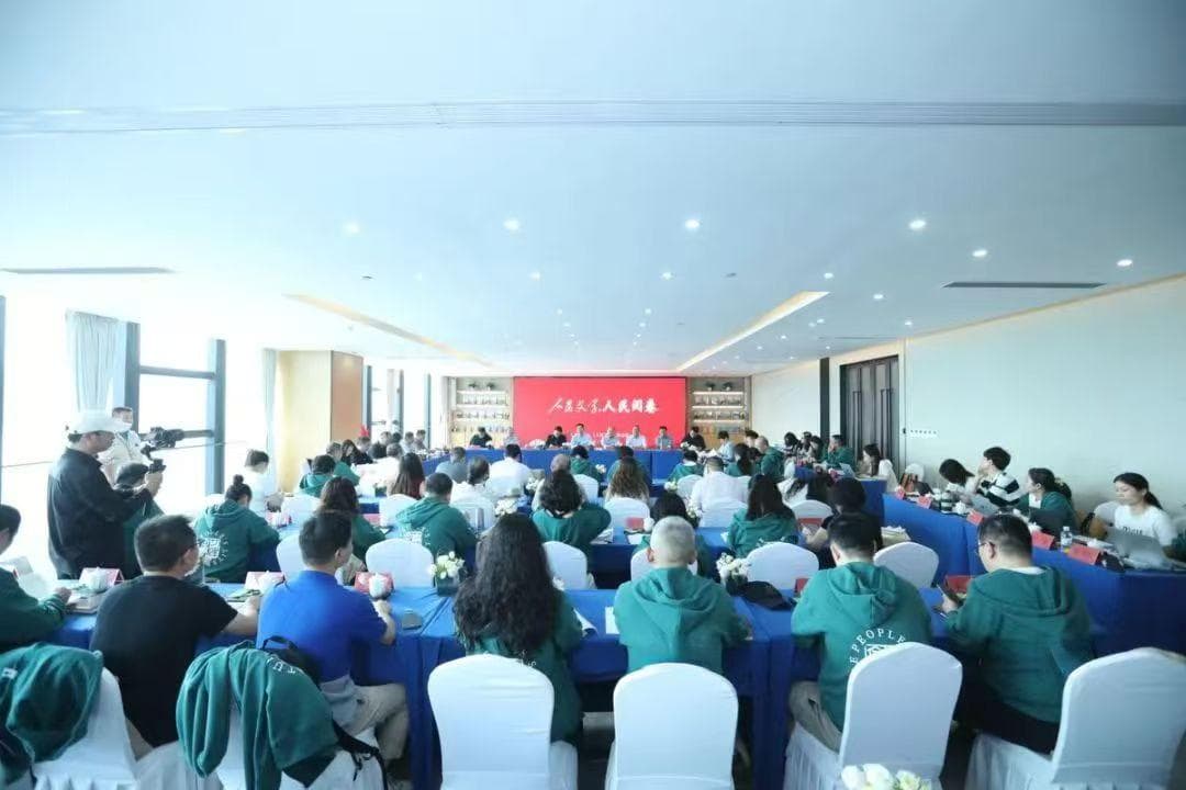 “《人民文学》，人民阅卷”：在作家与读者之间，文学刊物扮演怎样的角色？