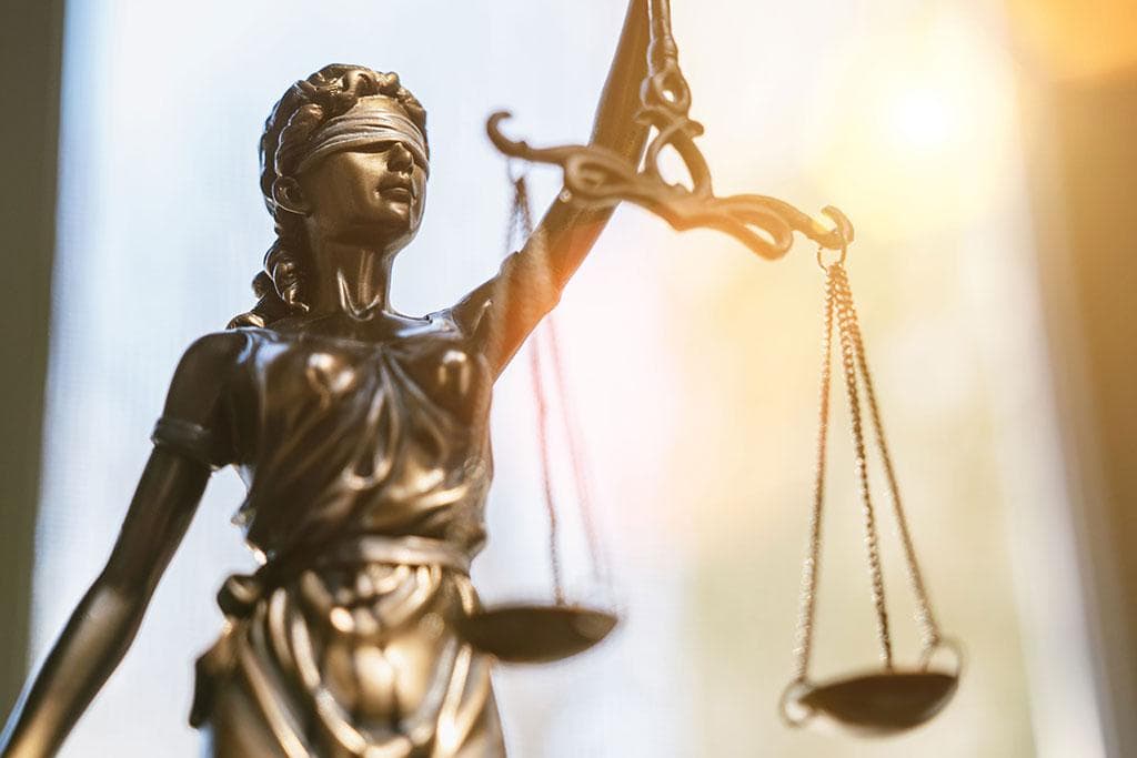 刑事与民事笔迹鉴定：应用场景、法律要求与技术标准的差异
