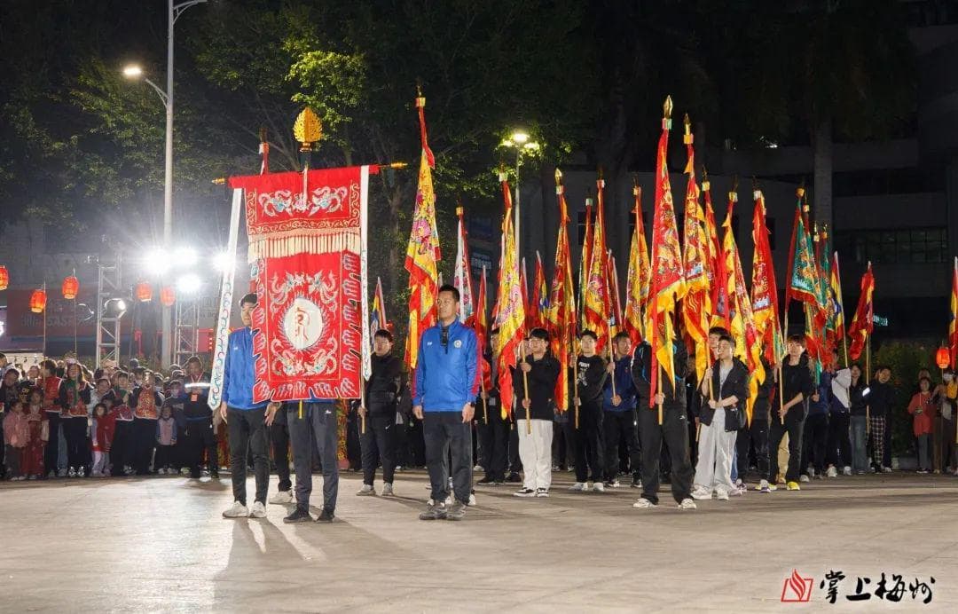 超热闹！梅州“嘉应古城闹元宵”